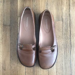 Naturalizer Brown flats, perfect condition.